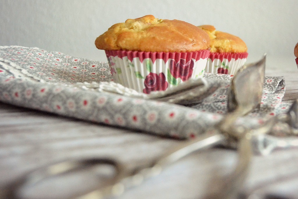 Frühlingserwachen: Rhabarber-Muffins mit weißer Schokolade ...
